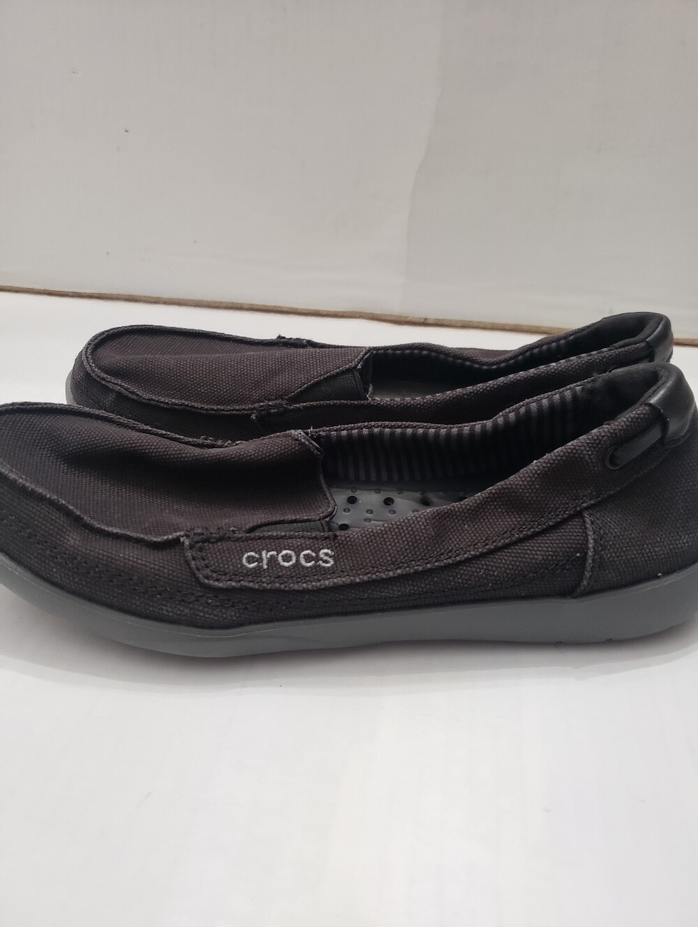 Crocs Walu Canvas Loafers Boat Shoes Womens Black Size 7 - Picture 7 of 9